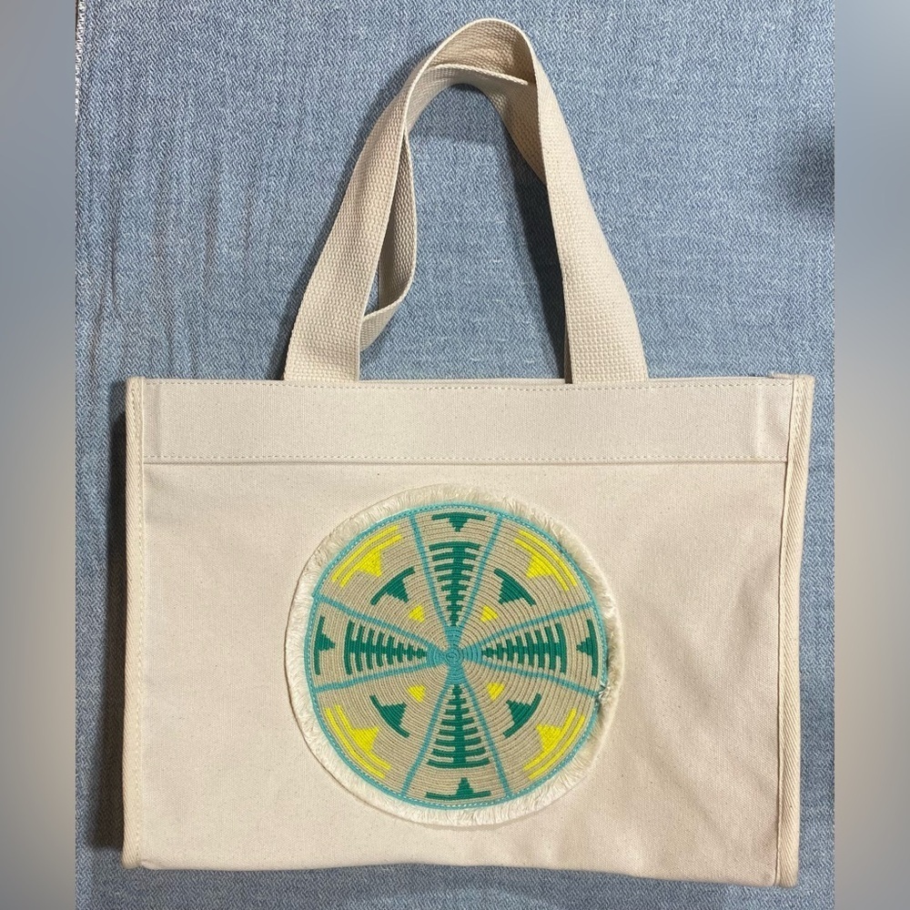 Vieve Tote Bag Beige with Teal Yellow Tan Aztec Design Inside Pocket New